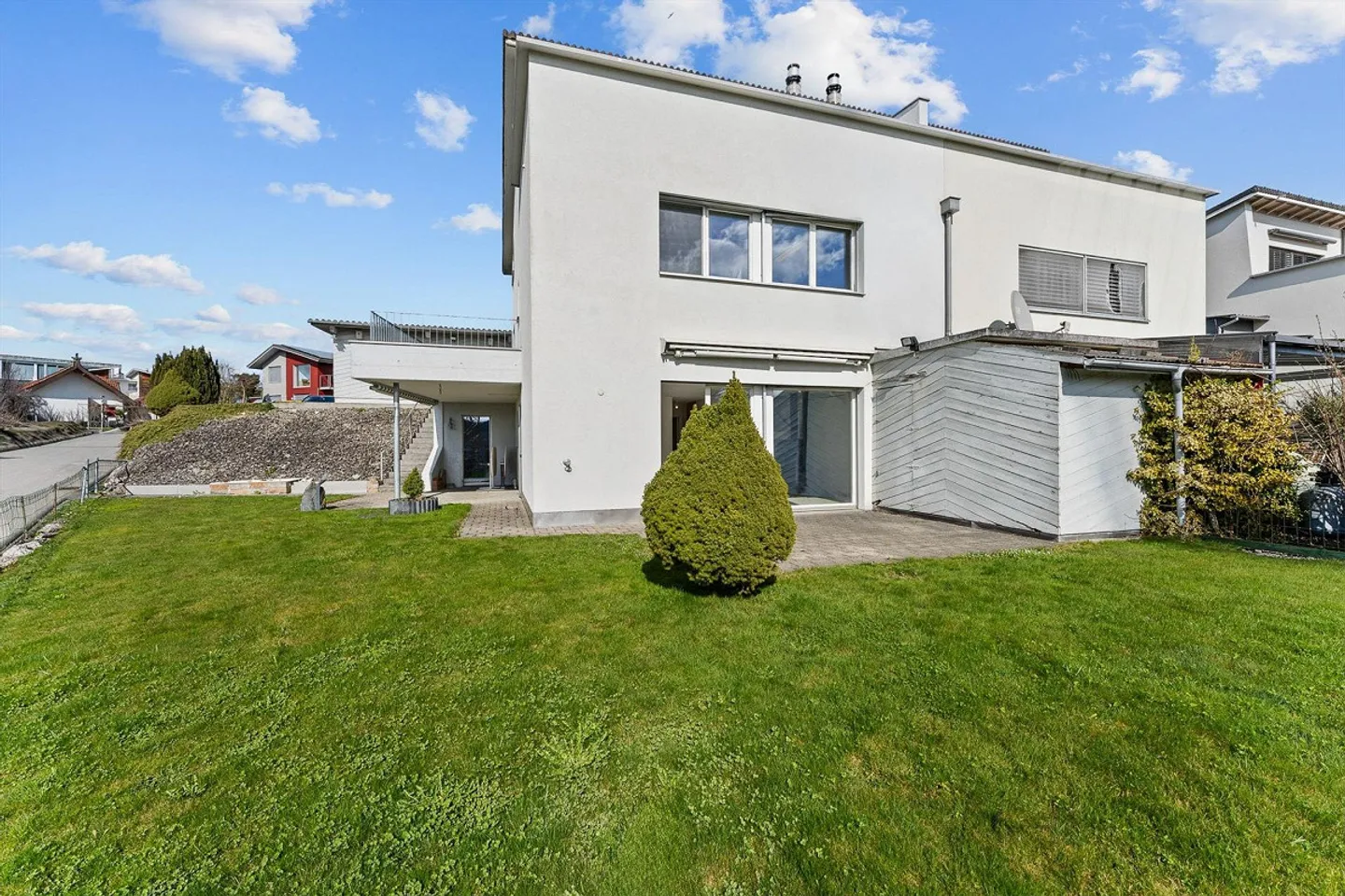 5.5-Room Semi-Detached House with Large Garden in St. Erhard - Photo 3 of 13