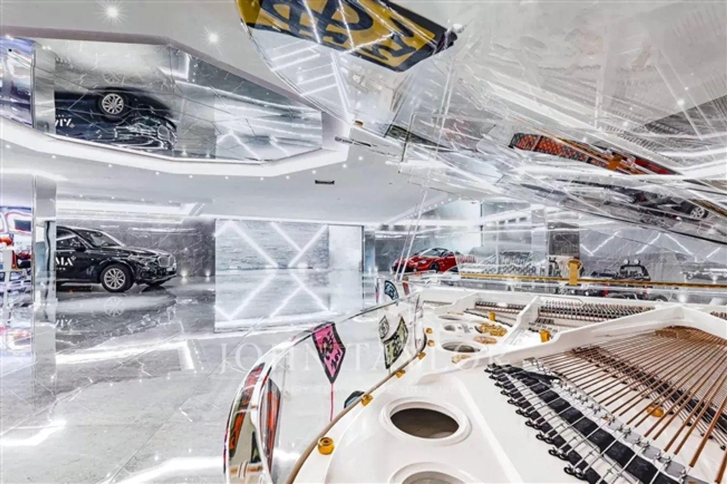 "Ultima Grand Villa" Architectural Masterpiece Between Modernity and Elegance - Photo 17 of 18