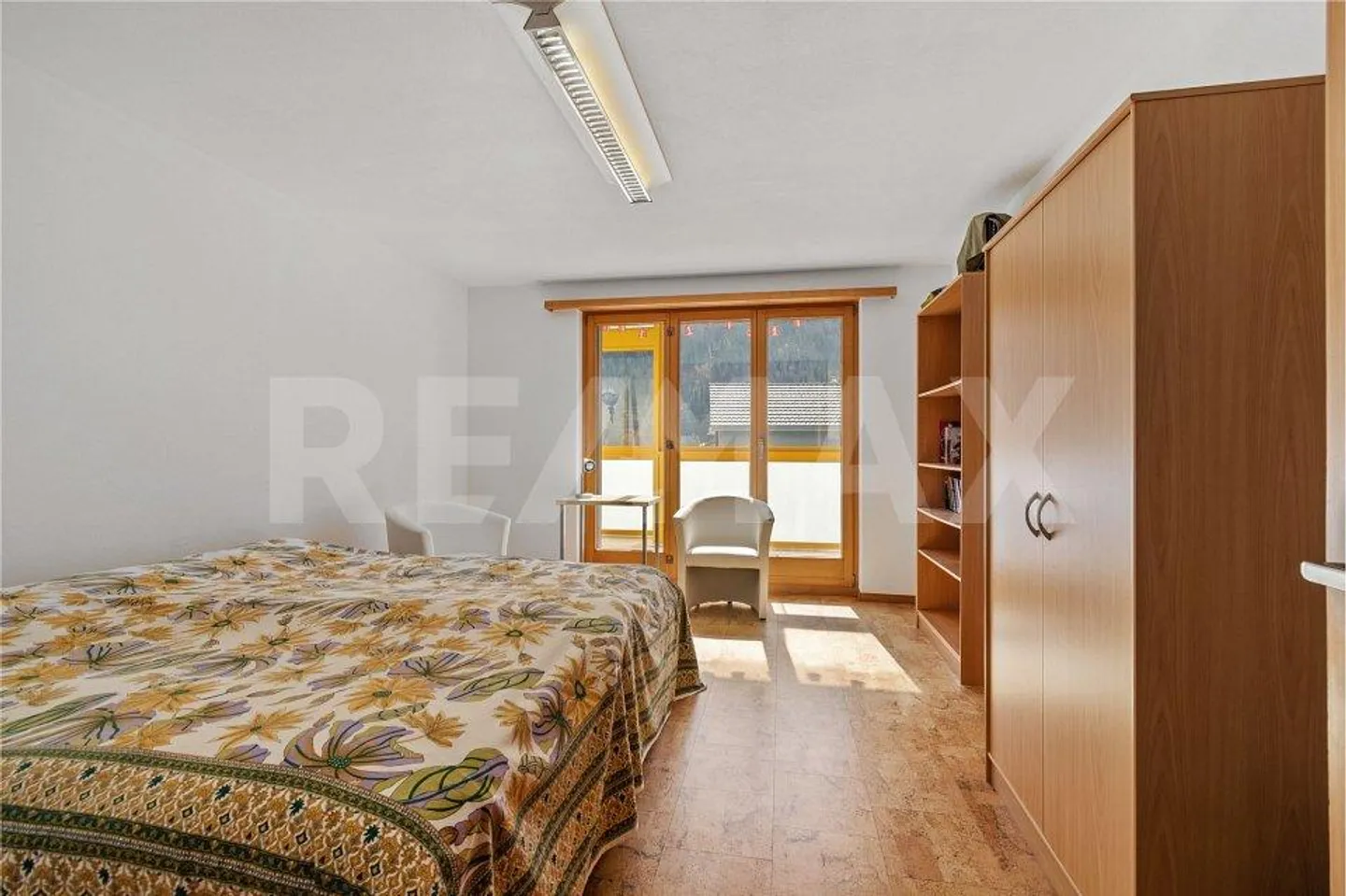 Grosses Einfamilienhaus mit separatem Büroteil - Foto 7 von 13