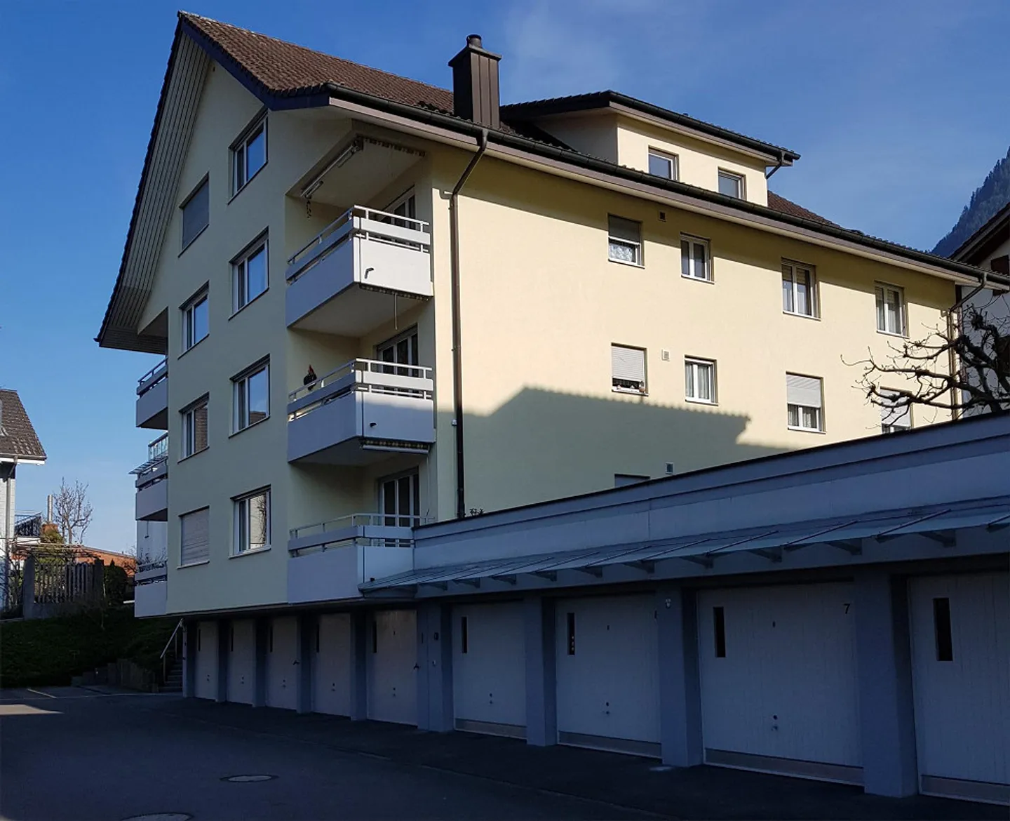 Appartamento di 4,5 stanze situato in posizione centrale con comfort moderni - Foto 1 di 9