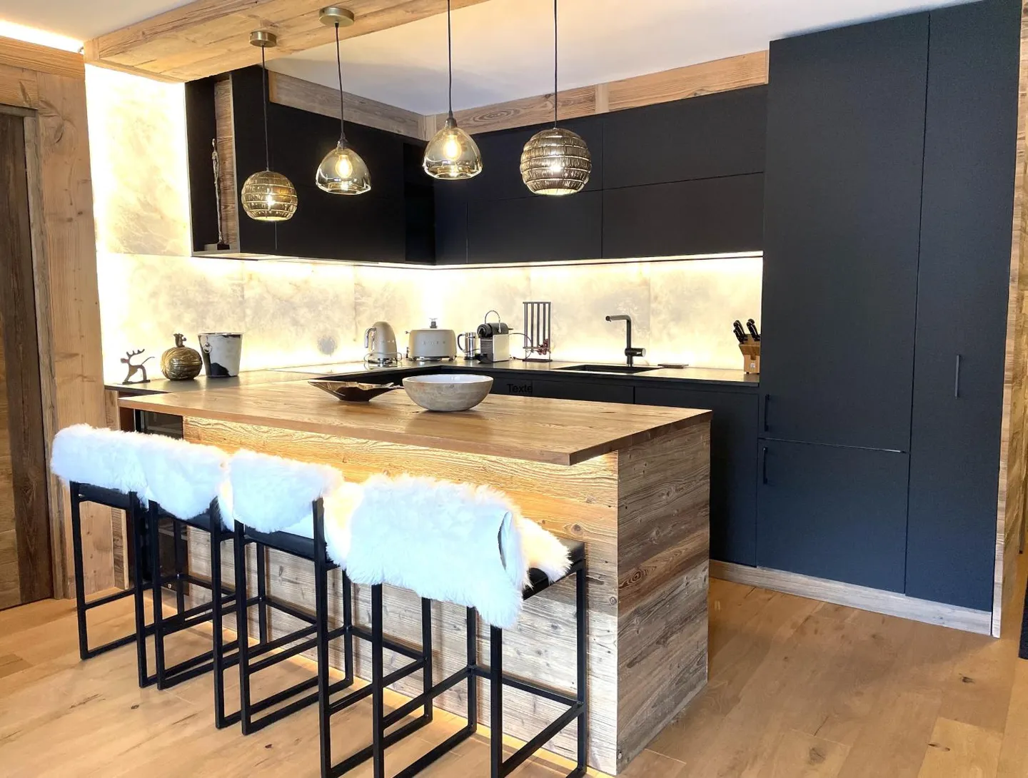 2.5 Room Apartment - Photo 4 of 13