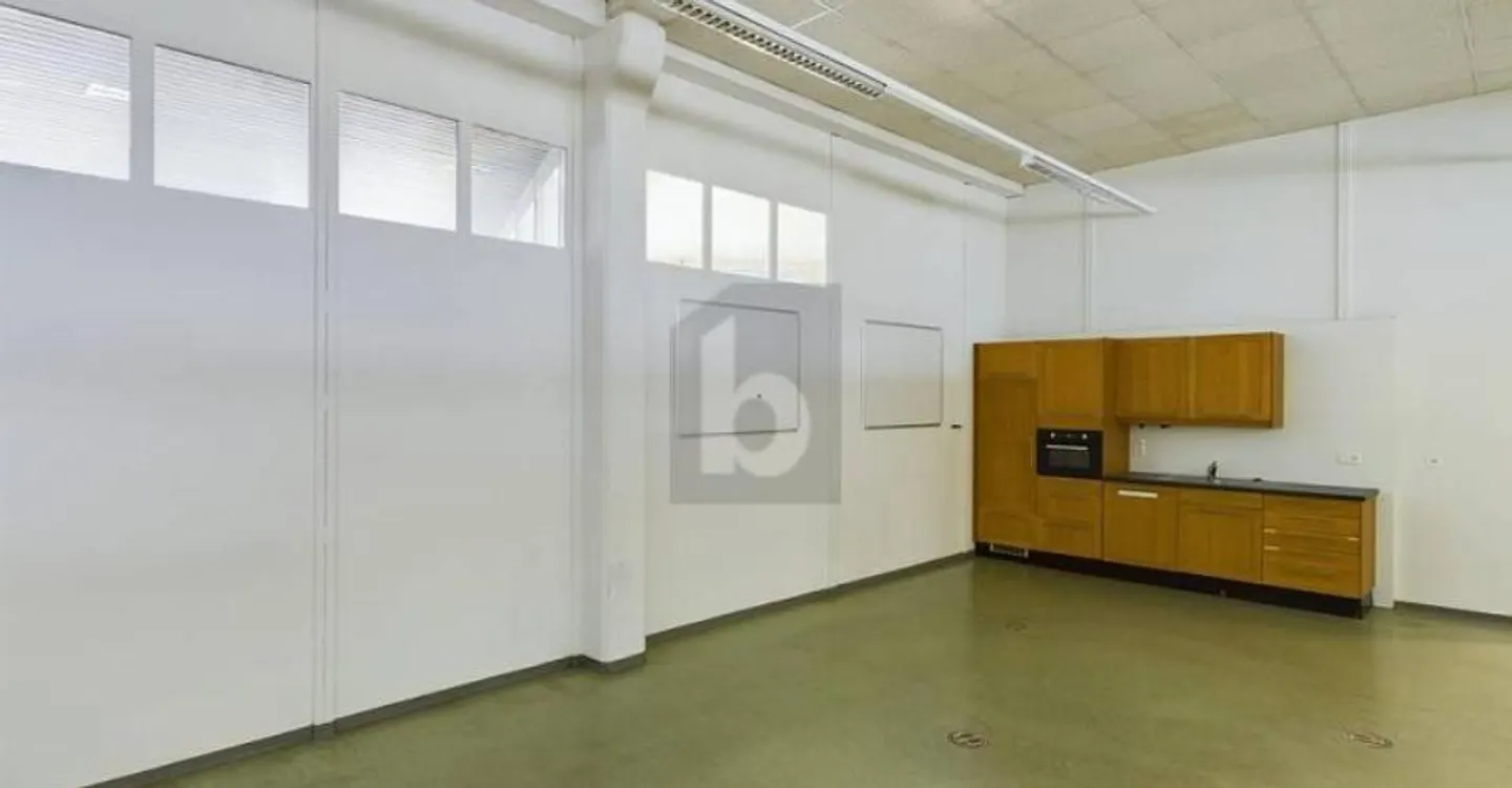 BRIGHT ROOMS AT AFFORDABLE RENT - Photo 2 of 3
