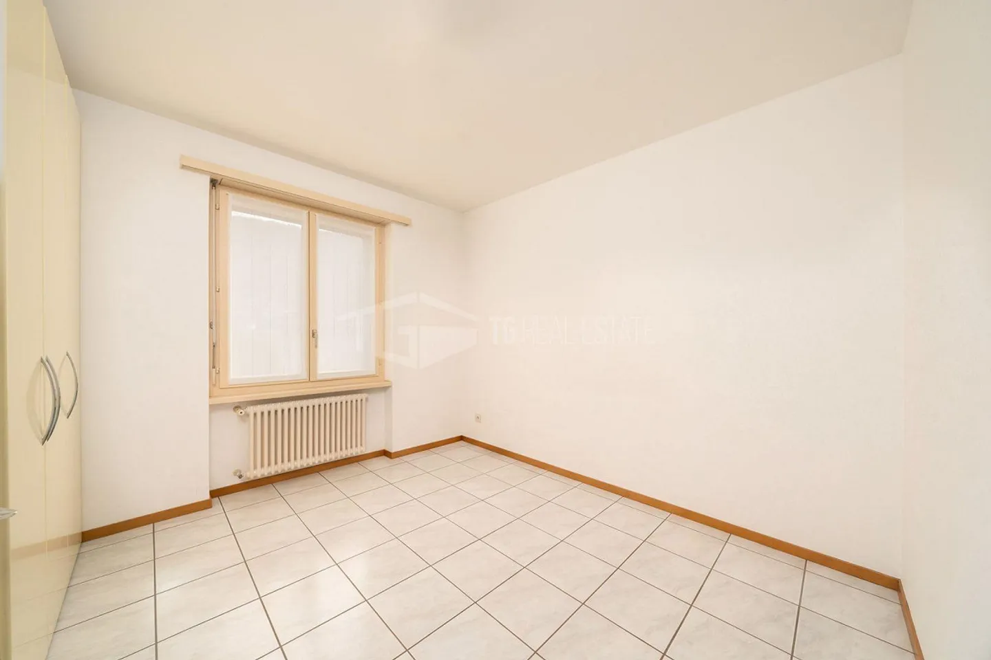 BRIGHT 2.5-ROOM APARTMENT - Photo 5 of 7