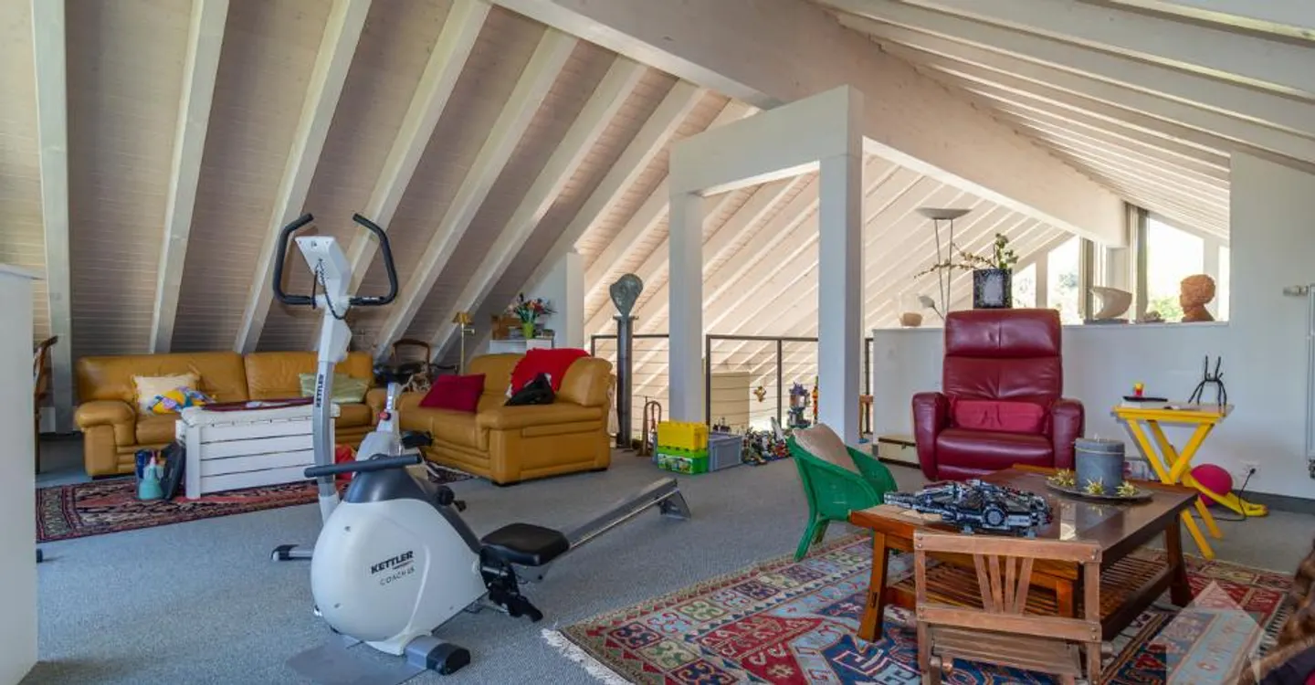 Stunning property with a 7.5-room villa of 319 m2 living space - Photo 8 of 13