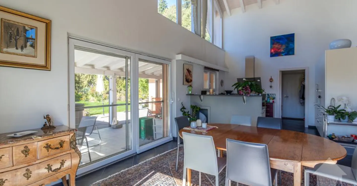 Stunning property with a 7.5-room villa of 319 m2 living space - Photo 12 of 13