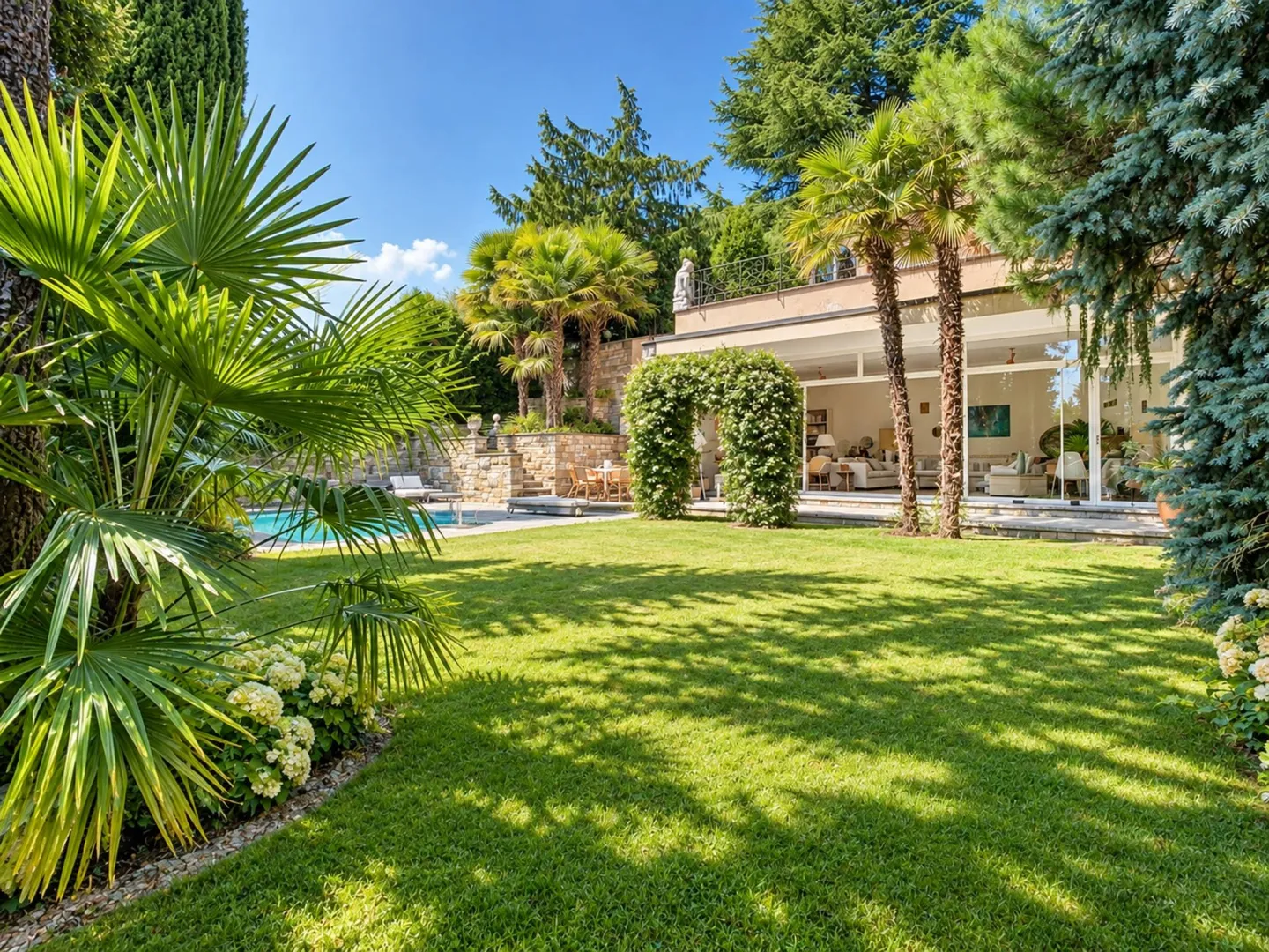 Tuscan-style villa in the heart of Pully - Photo 9 of 13