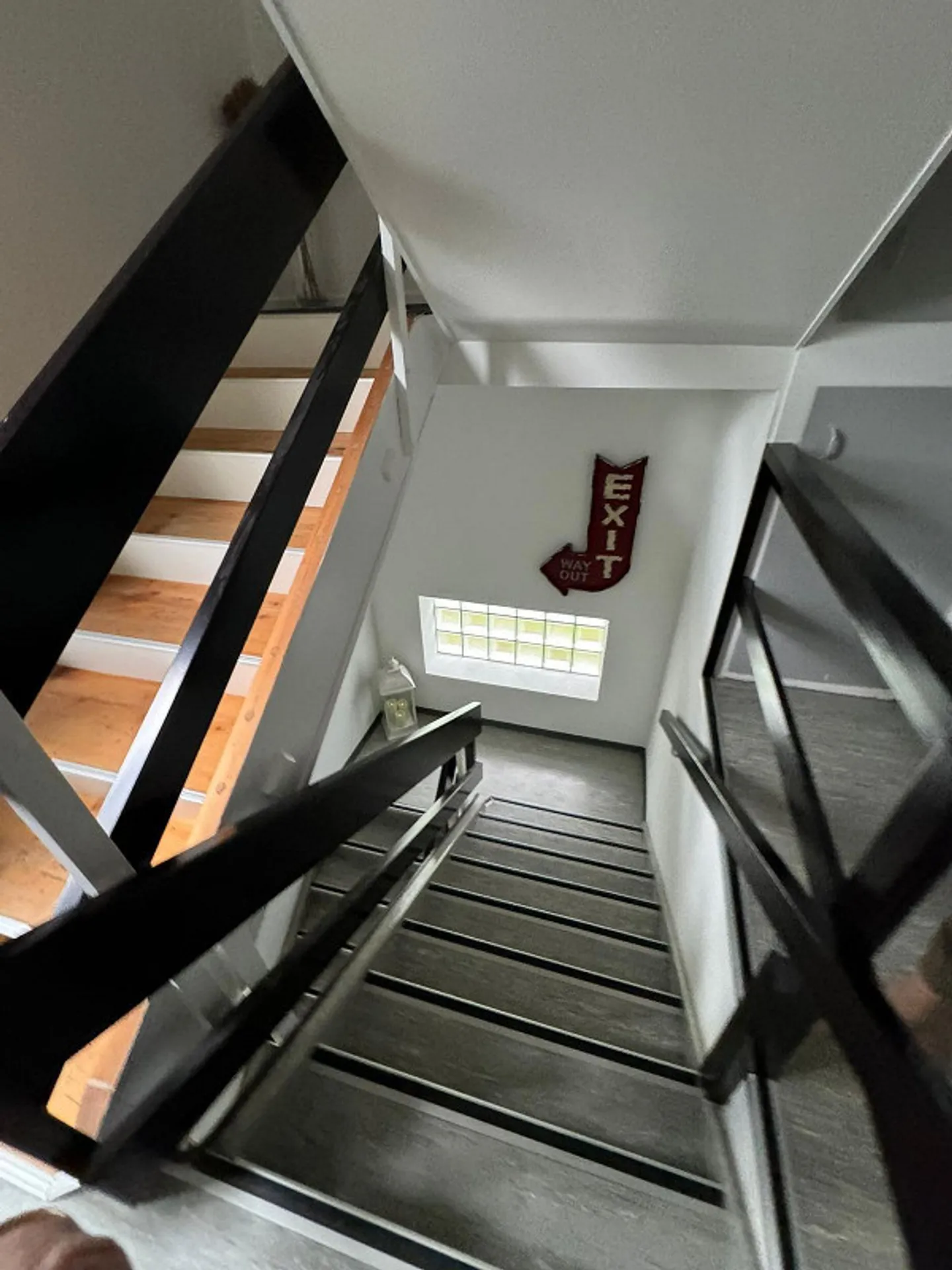 Single-family house with plenty of space and diverse usage options - Photo 9 of 13