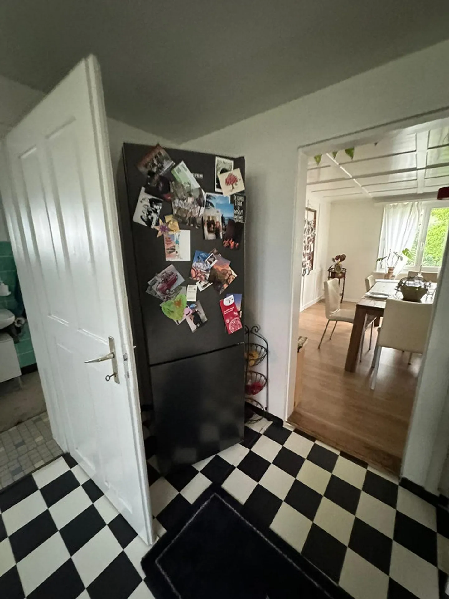 Single-family house with plenty of space and diverse usage options - Photo 12 of 13