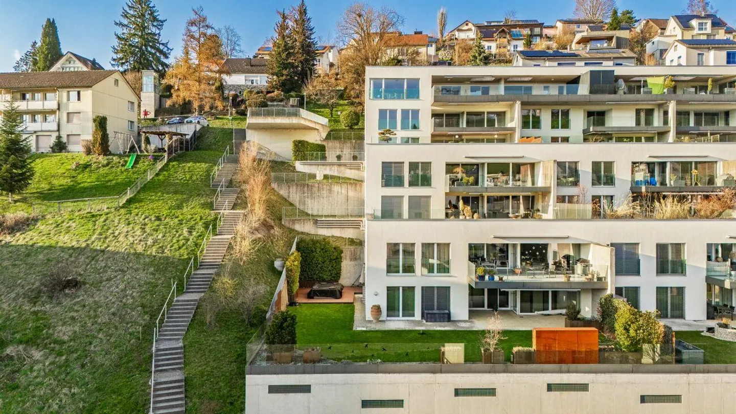 Appartamento giardino premium con enorme spazio esterno e vista panoramica - Foto 3 di 16