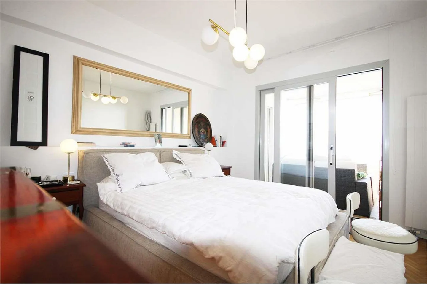 Appartement avec vue sur le lac dans une résidence avec piscine - Photo 5 sur 11