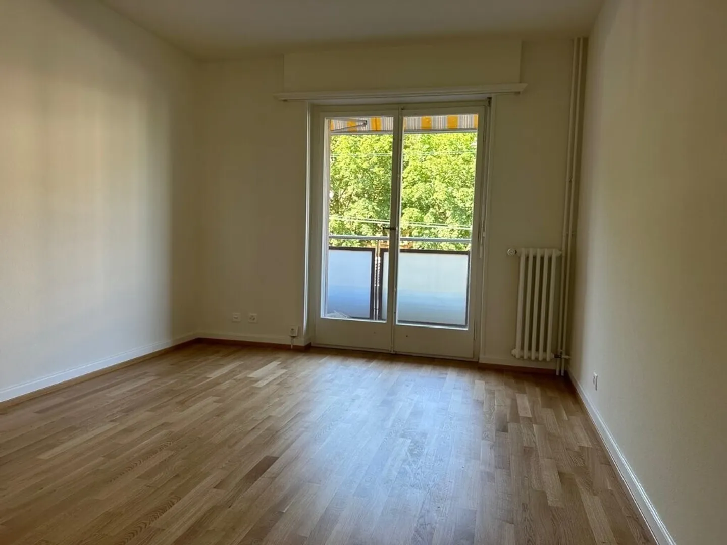 2.5 room apartment completely renovated for rent from 01.03.2026 - Photo 3 of 4