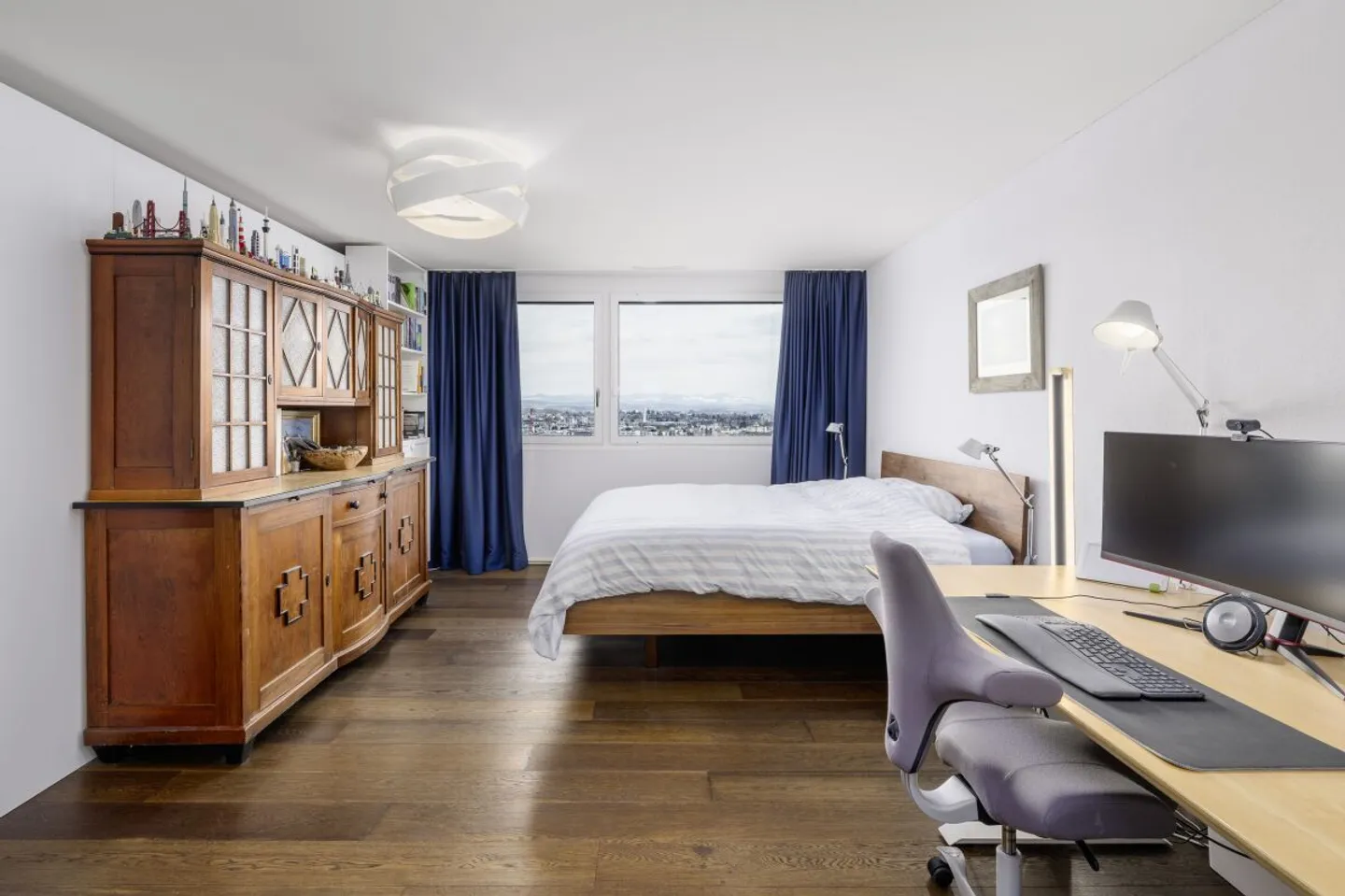 Stilvolle Wohnung mit atemberaubender Aussicht - Foto 3 von 7