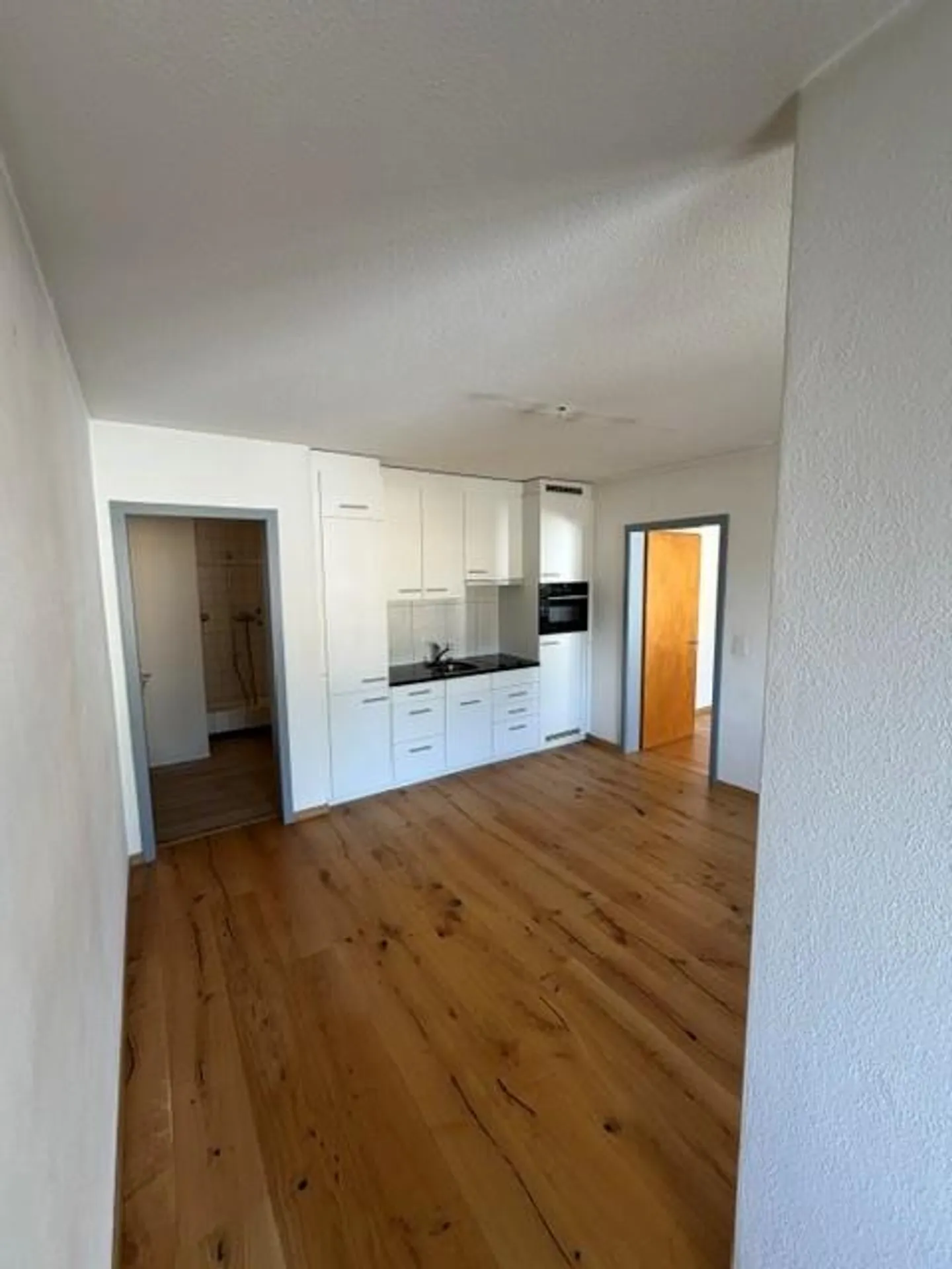 2.0-room apartment in the heart of Flims limited until 31.03.2027 - Photo 2 of 6