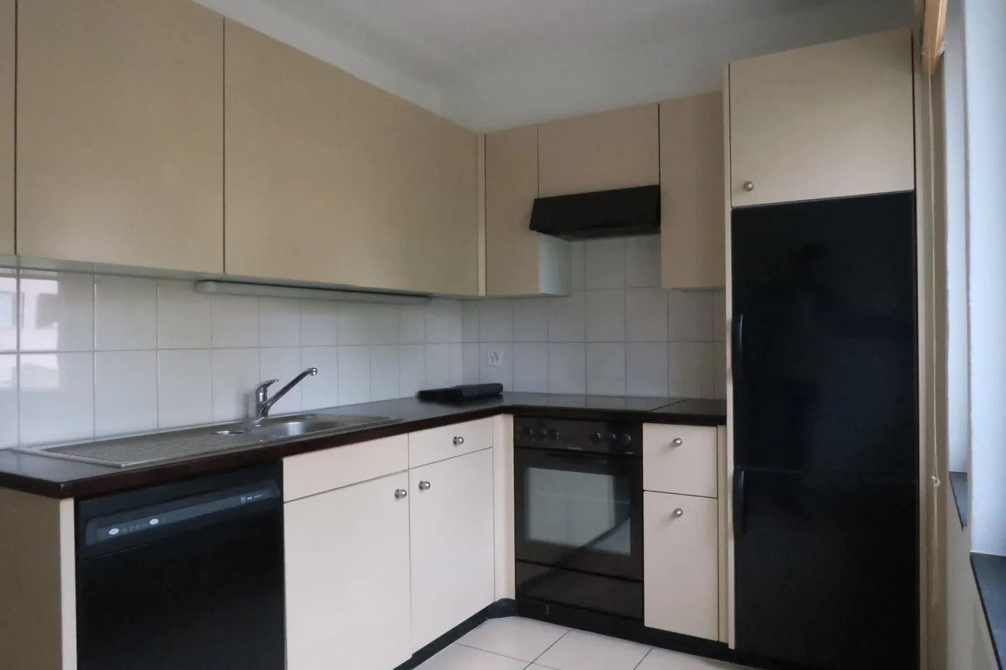 Furnished room in a 4-person student shared flat - central location, room no. 1 - Photo 4 of 6