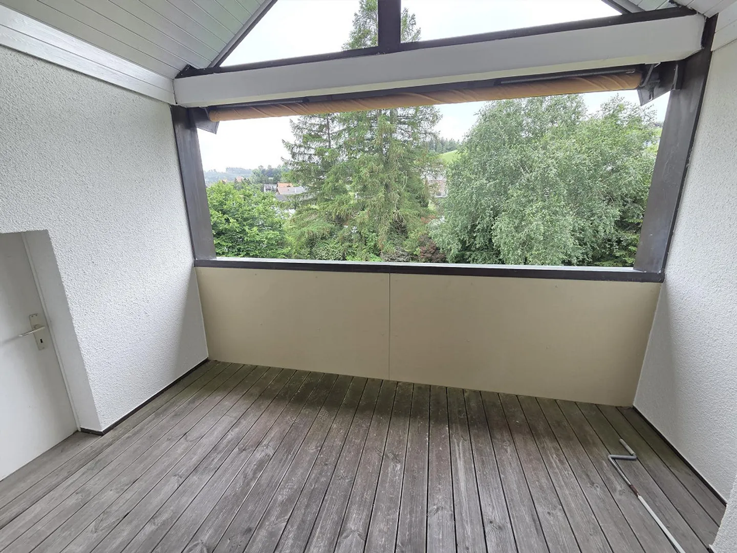 Unique, fraîchement rénové appartement de 4,5 pièces avec 2 salles de bains et cheminée - Photo 11 sur 12