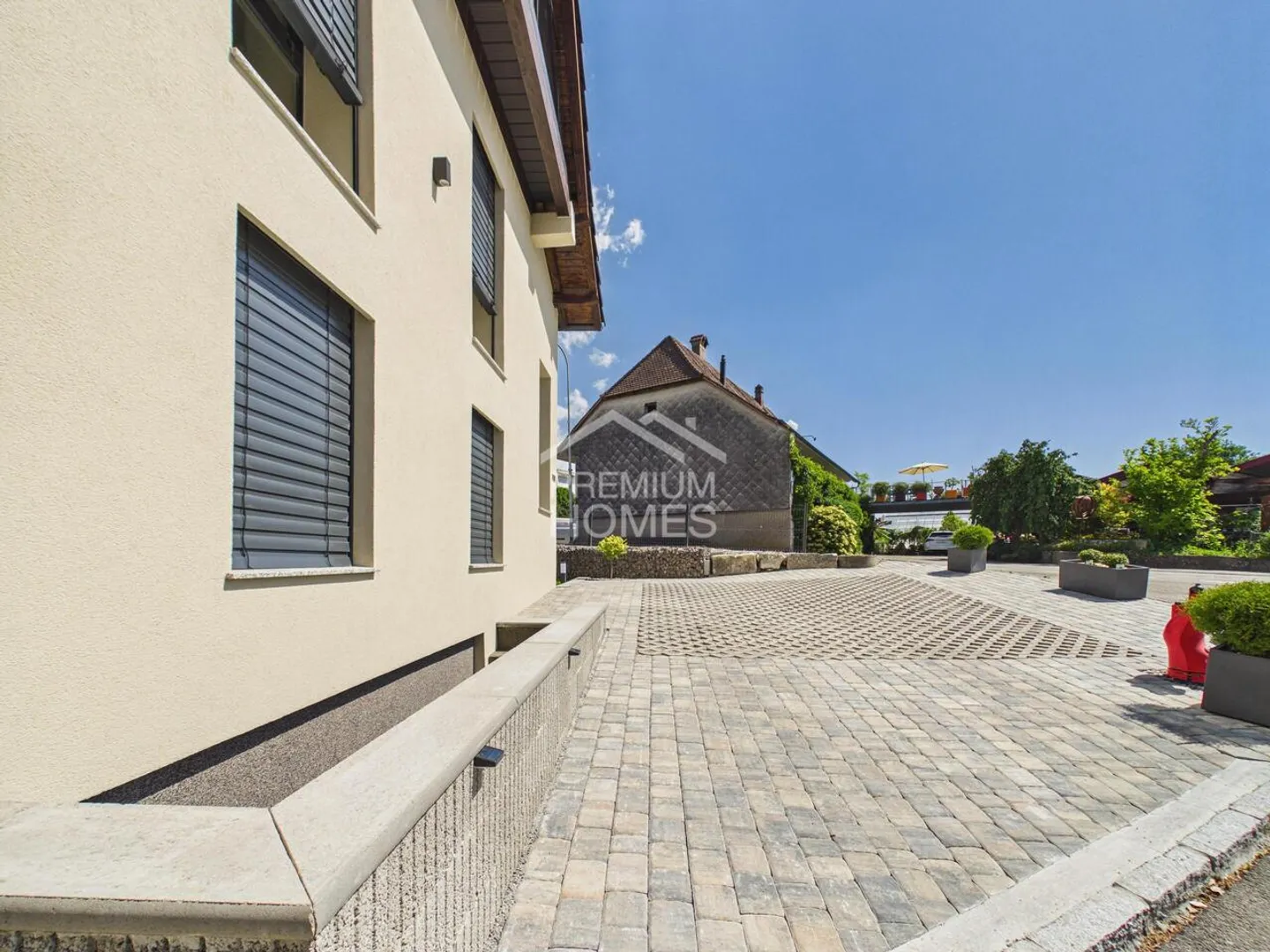 Charmantes Freistehendes Einfamilienhaus - Foto 3 von 13