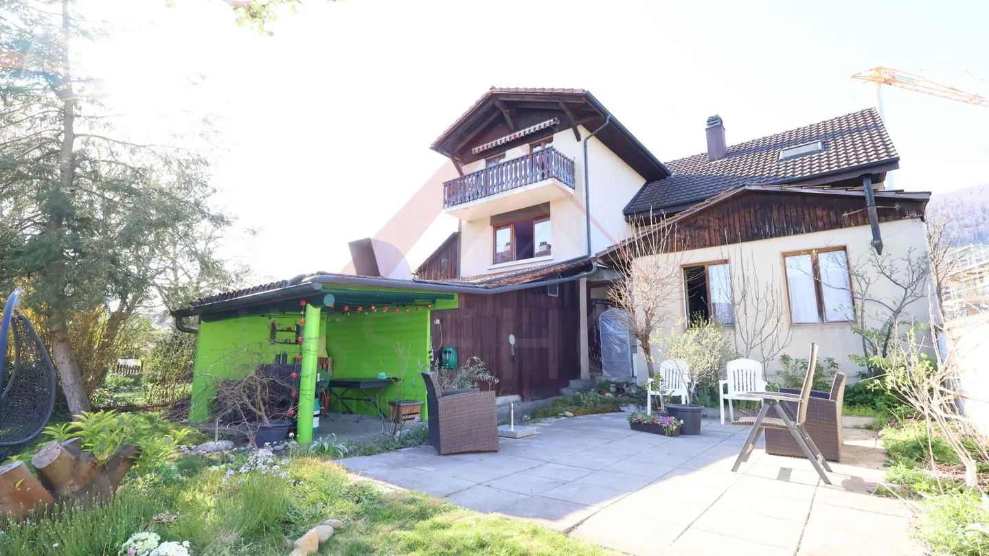 Maison attrayante à deux familles à Niederbipp - charmante, située au calme et avec beaucoup de potentiel - Photo 1 sur 26