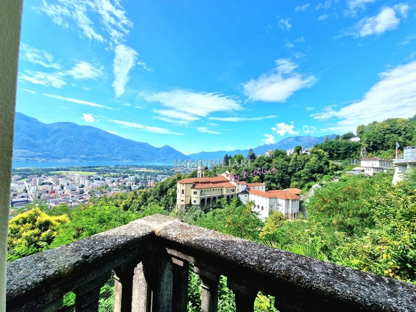 Originale Jugendstilvilla mit traumhaftem Seeblick, 2 Stellplätze - Foto 2 von 13