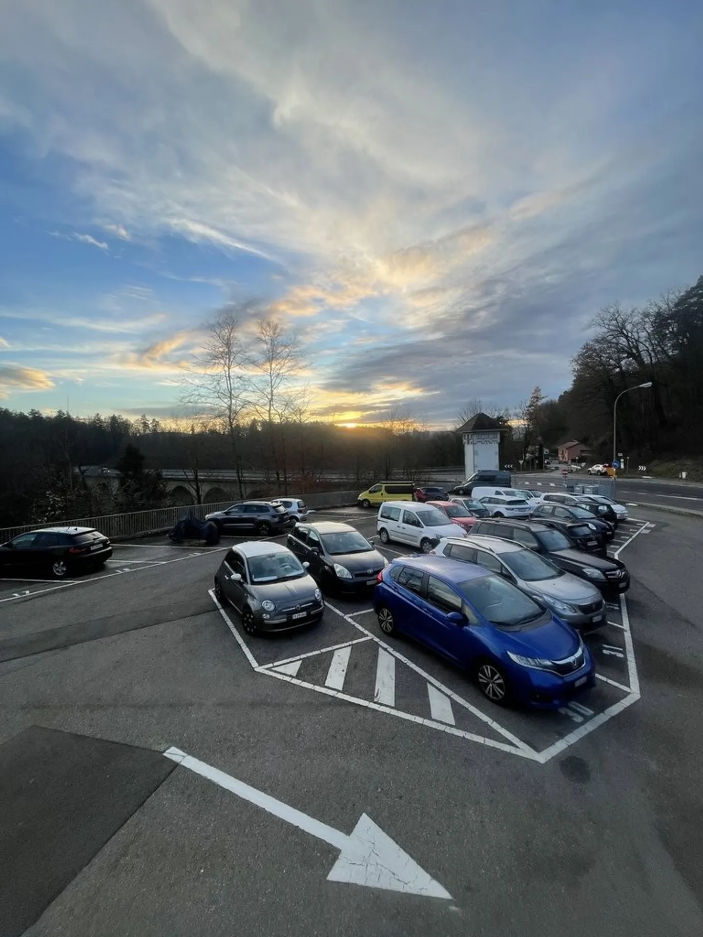 Outdoor parking space for rent! - Photo 1 of 1