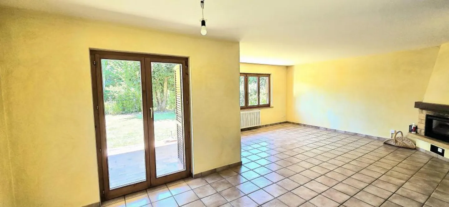 Villa bifamiliare con 5,5 stanze e garage, disponibile immediatamente - Foto 7 di 7