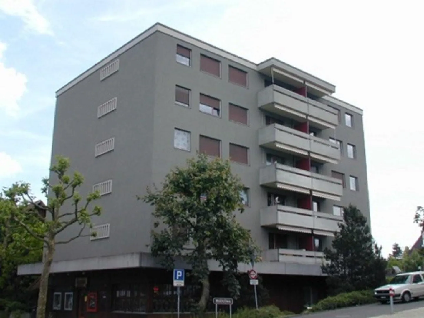 Grande appartement de 2,5 pièces au centre de Therwil - Photo 1 sur 7