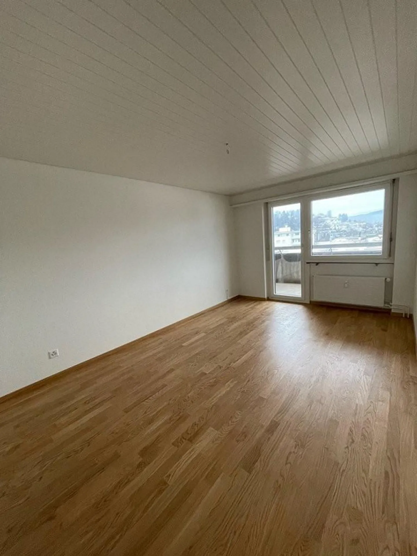 Grande appartement de 2,5 pièces au centre de Therwil - Photo 6 sur 7