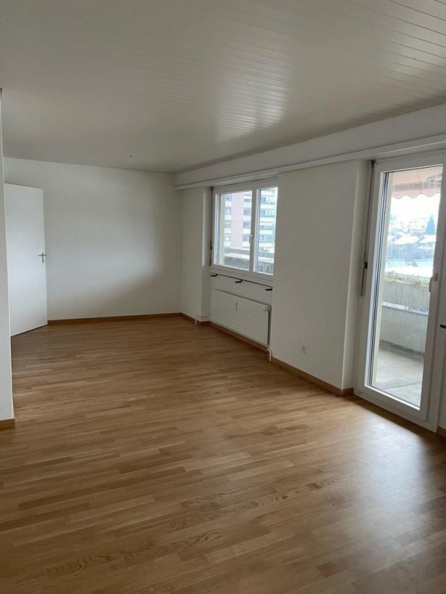 Grande appartement de 2,5 pièces au centre de Therwil - Photo 7 sur 7