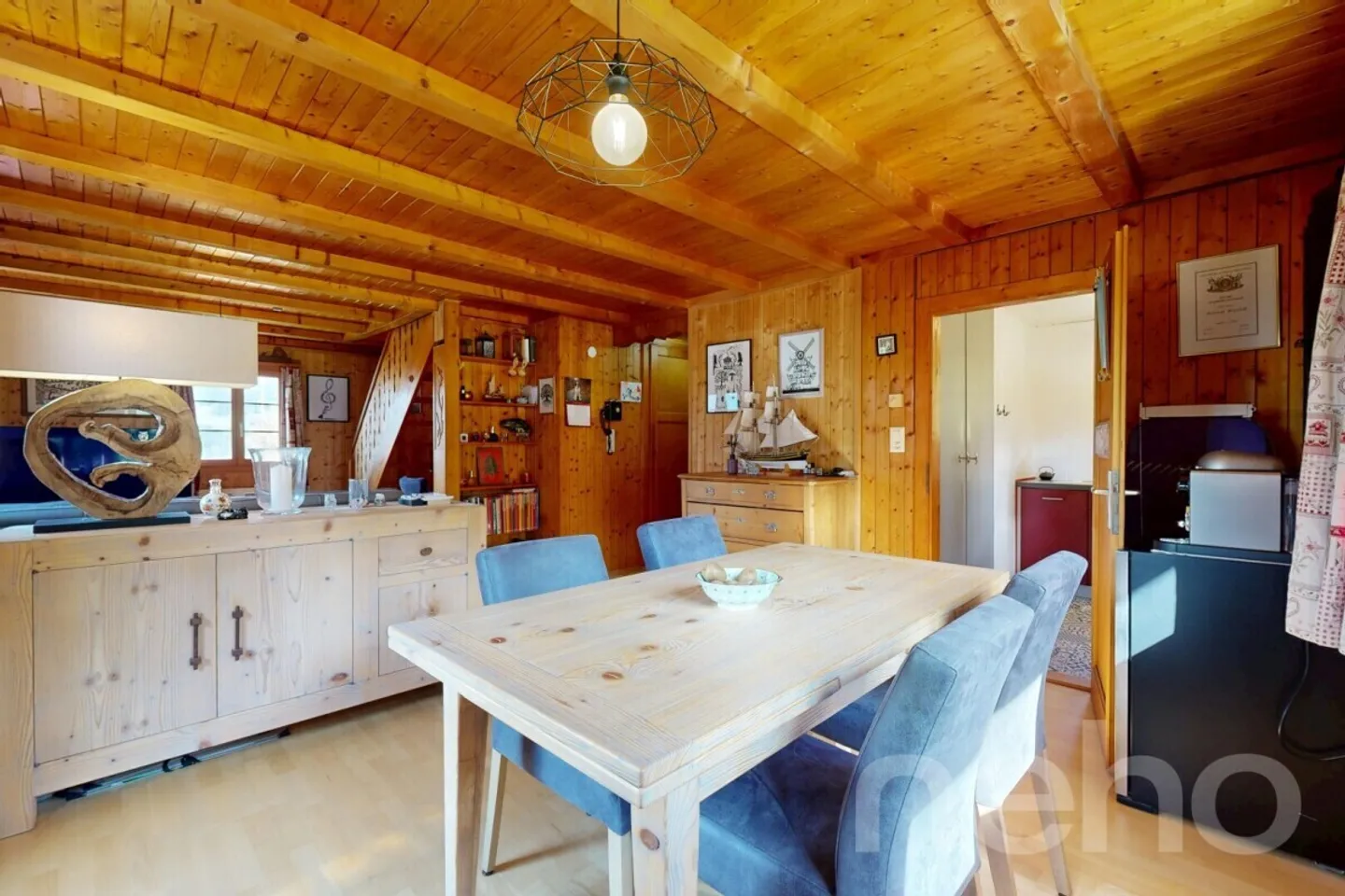 Exklusiv: Wunderschönes Chalet mit 4 Schlafzimmern und großem Garten - Foto 2 von 12