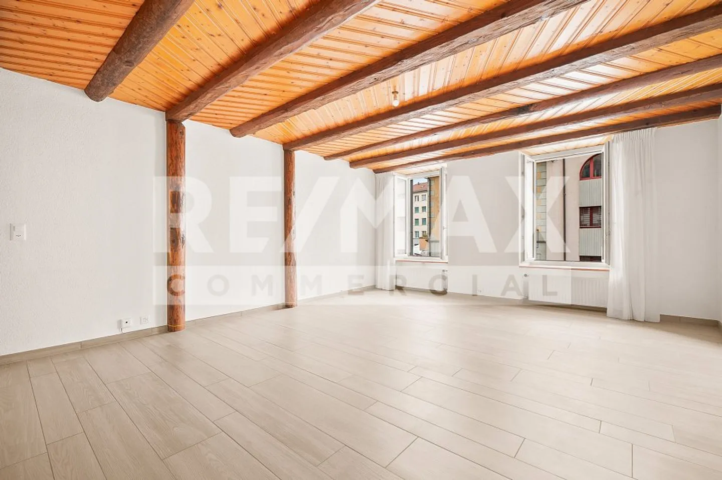Live and work in the same place, in the center of Romont - Photo 5 of 13