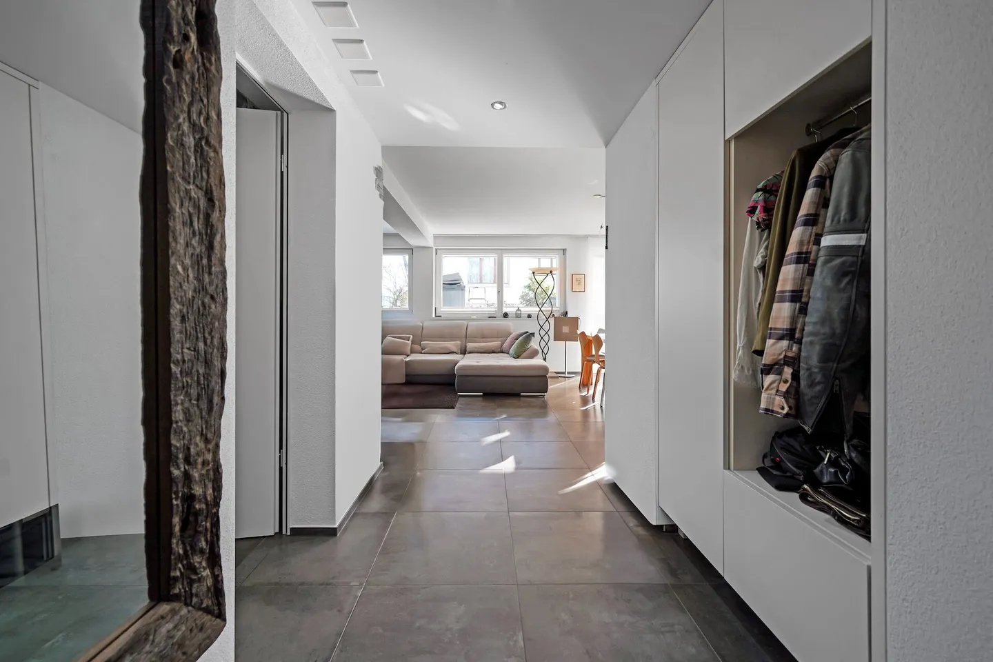 Condominio moderno di 2,5 stanze PLUS con giardino, come nuovo - Foto 2 di 13