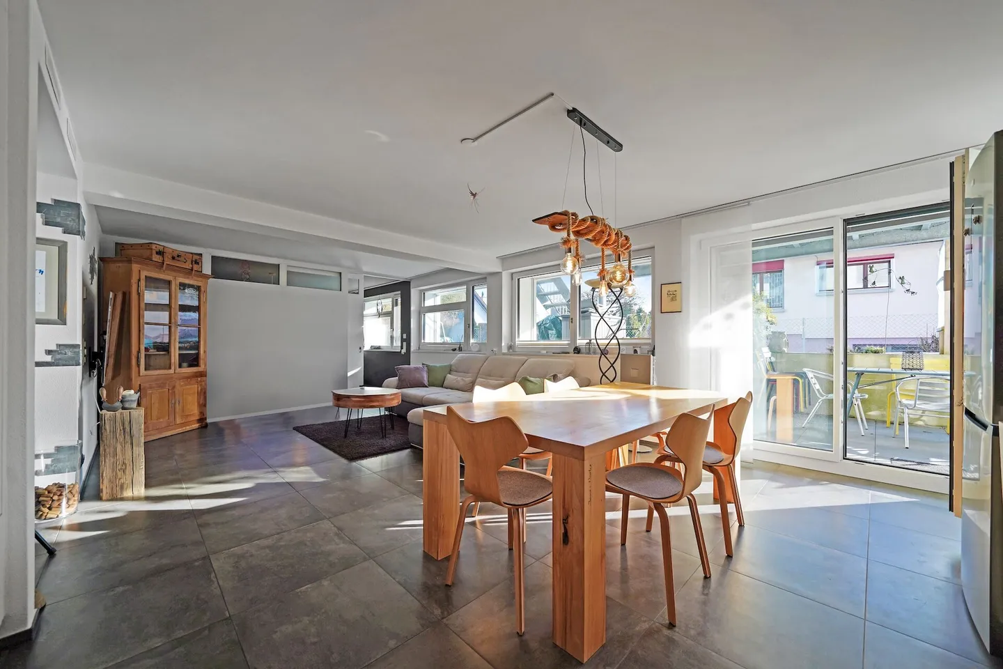 Condominio moderno di 2,5 stanze PLUS con giardino, come nuovo - Foto 3 di 13