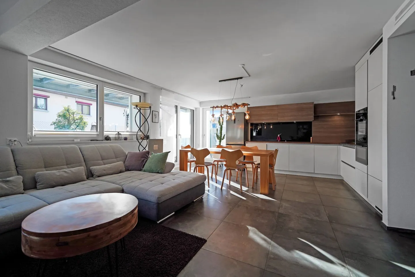 Condominio moderno di 2,5 stanze PLUS con giardino, come nuovo - Foto 6 di 13