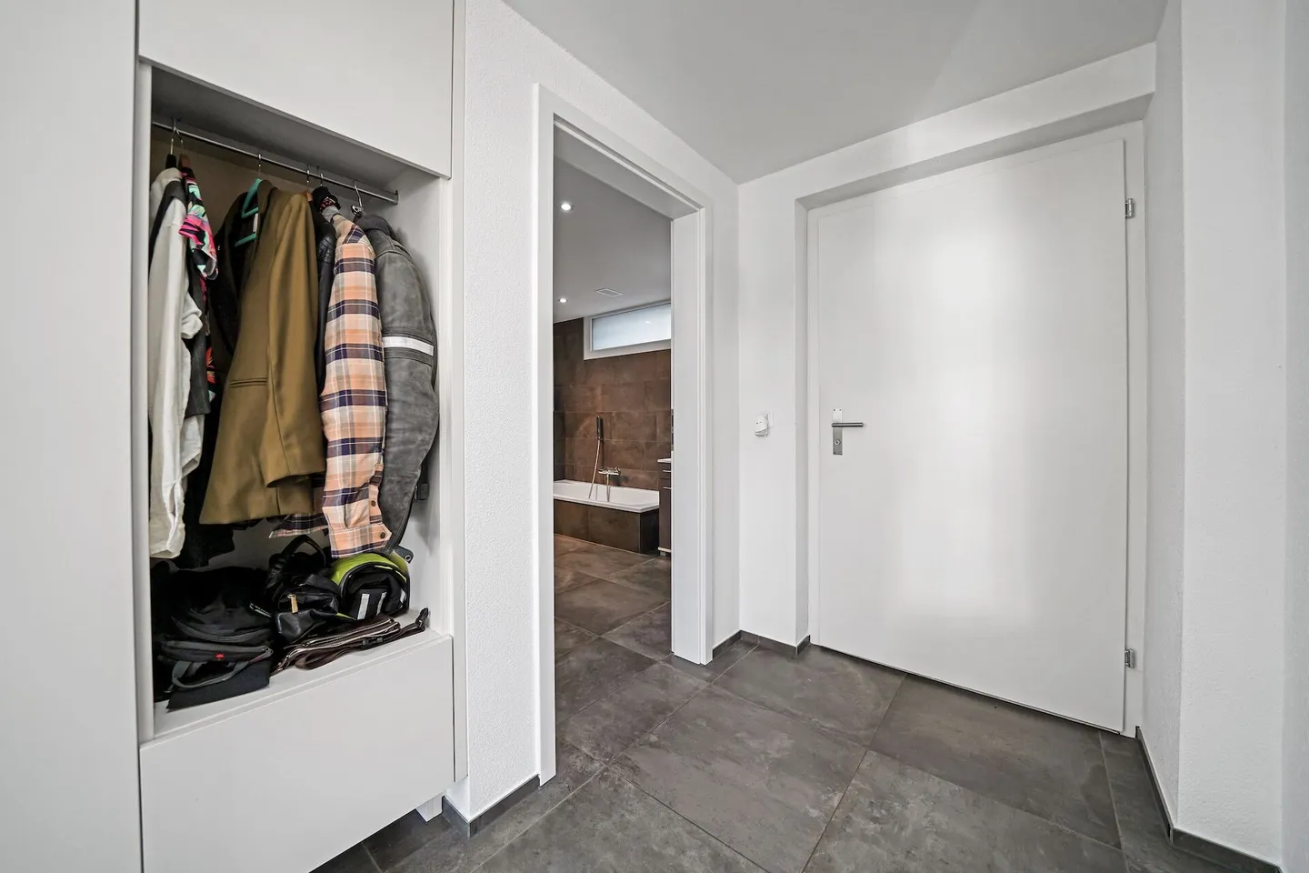 Condominio moderno di 2,5 stanze PLUS con giardino, come nuovo - Foto 11 di 13