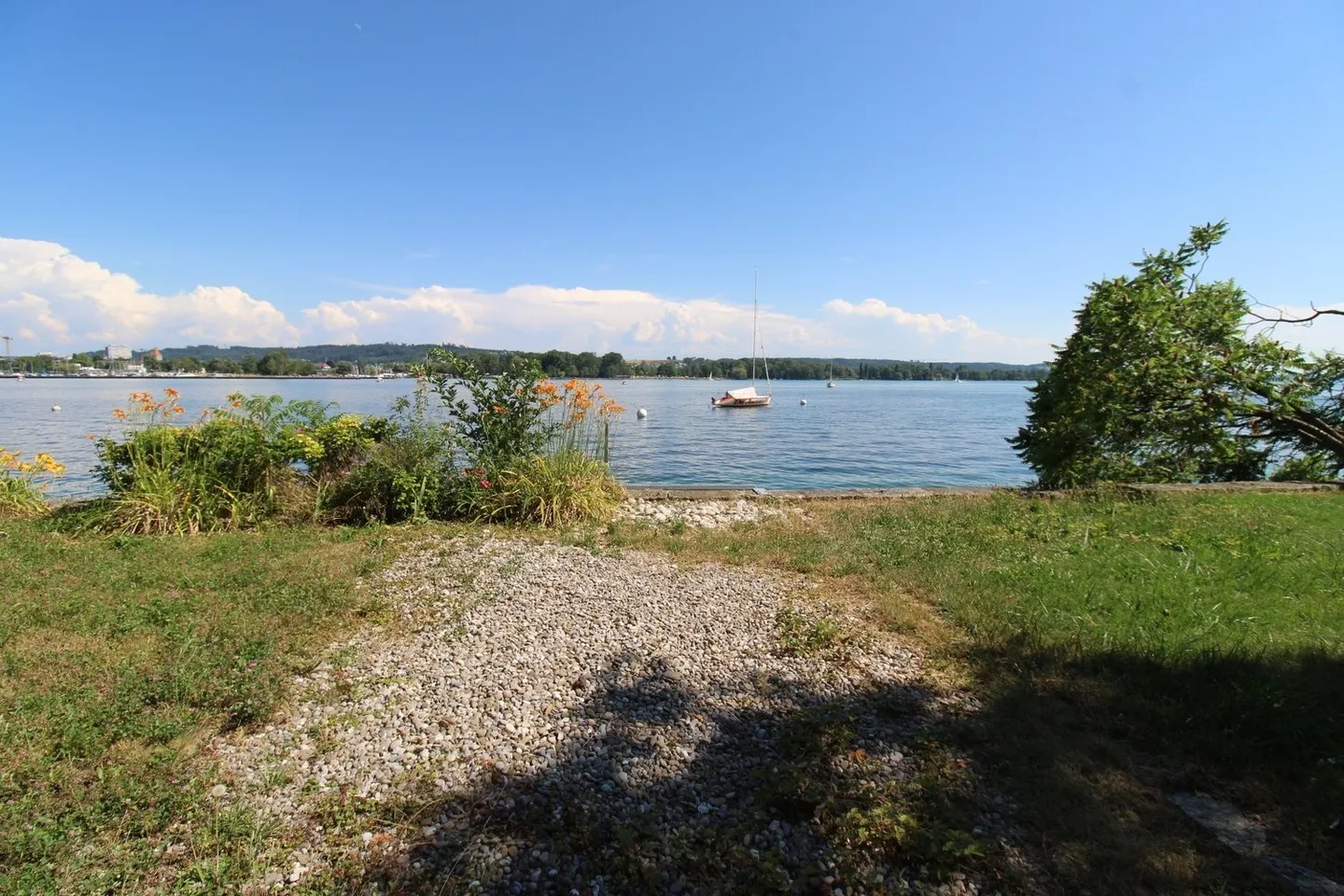 Casa unifamiliare con accesso al lago - Foto 7 di 25