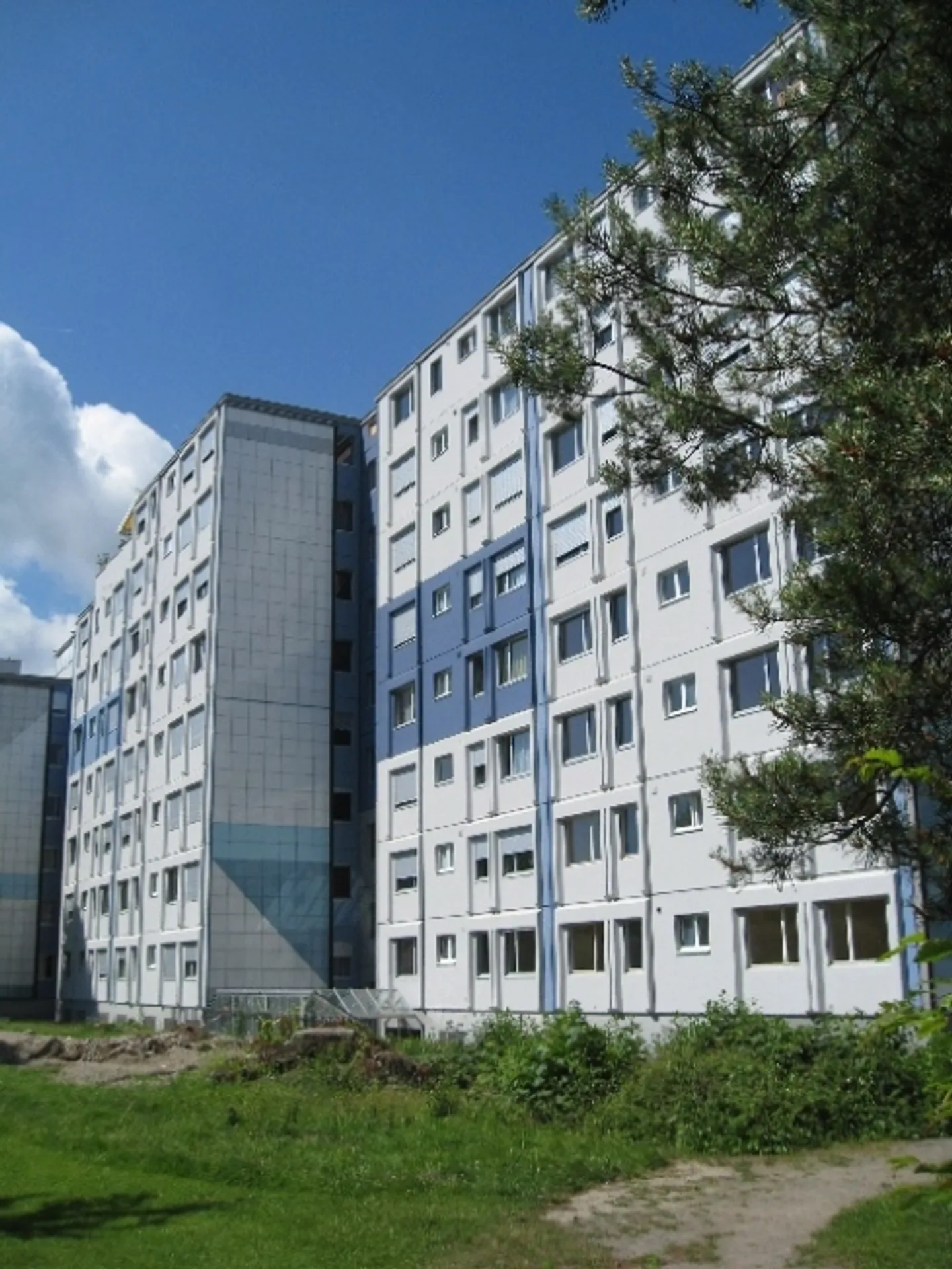 Appartamento moderno con balcone - Foto 1 di 6