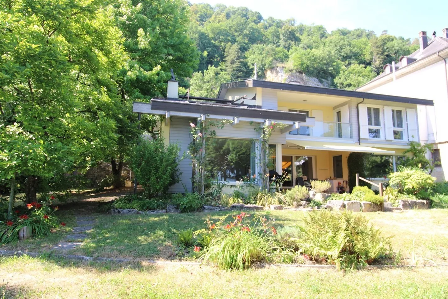 Casa unifamiliare con accesso al lago - Foto 5 di 25