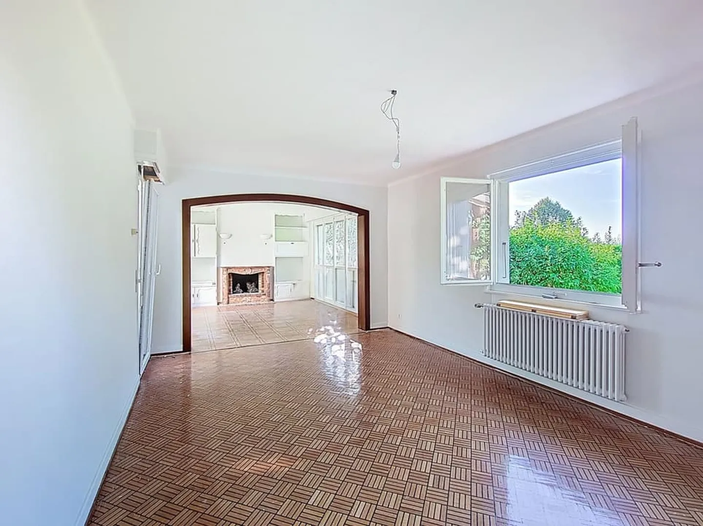 Exclusive! Renovated 5.5-room detached house with garden and lake view - Photo 6 of 13
