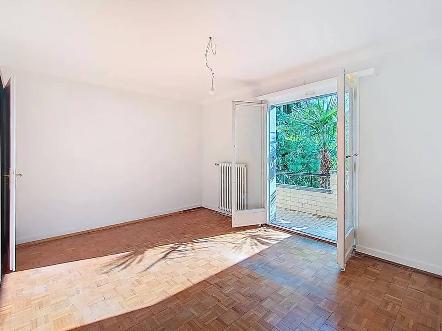 Exclusive! Renovated 5.5-room detached house with garden and lake view - Photo 7 of 13