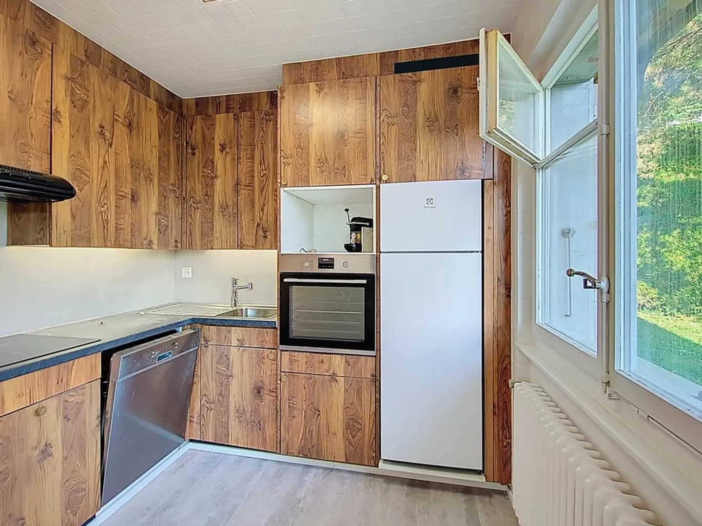 Exclusive! Renovated 5.5-room detached house with garden and lake view - Photo 10 of 13