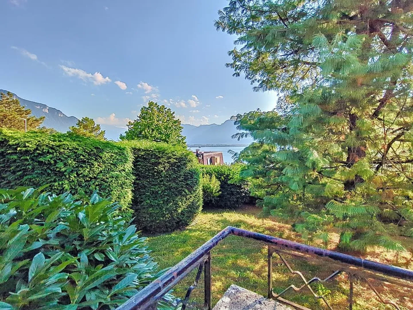Exclusive! Renovated 5.5-room detached house with garden and lake view - Photo 3 of 13