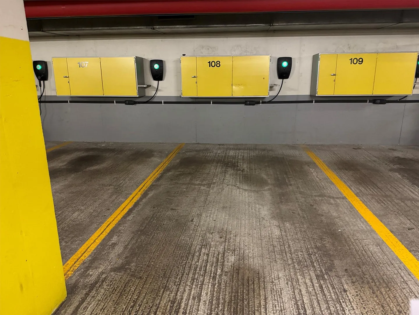 Places de stationnement électriques à louer - Photo 3 sur 3