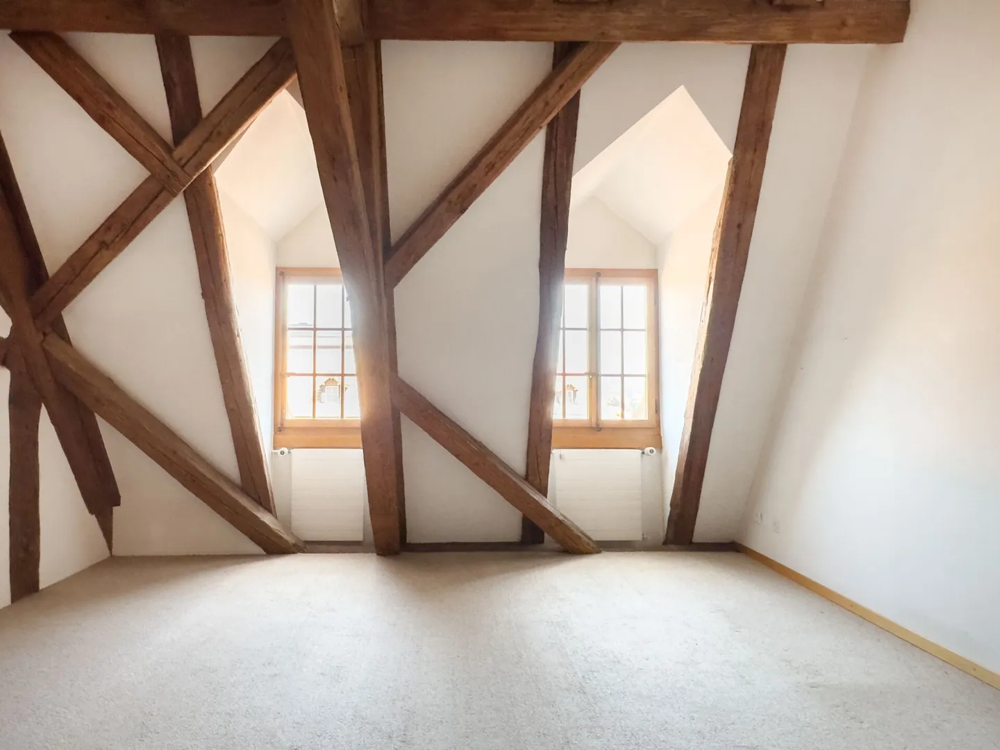 Maison de ville historique de 10 pièces avec tour de guet privée et jardin enchanteur dans le Stedtli historique de Laupen - Photo 17 sur 32
