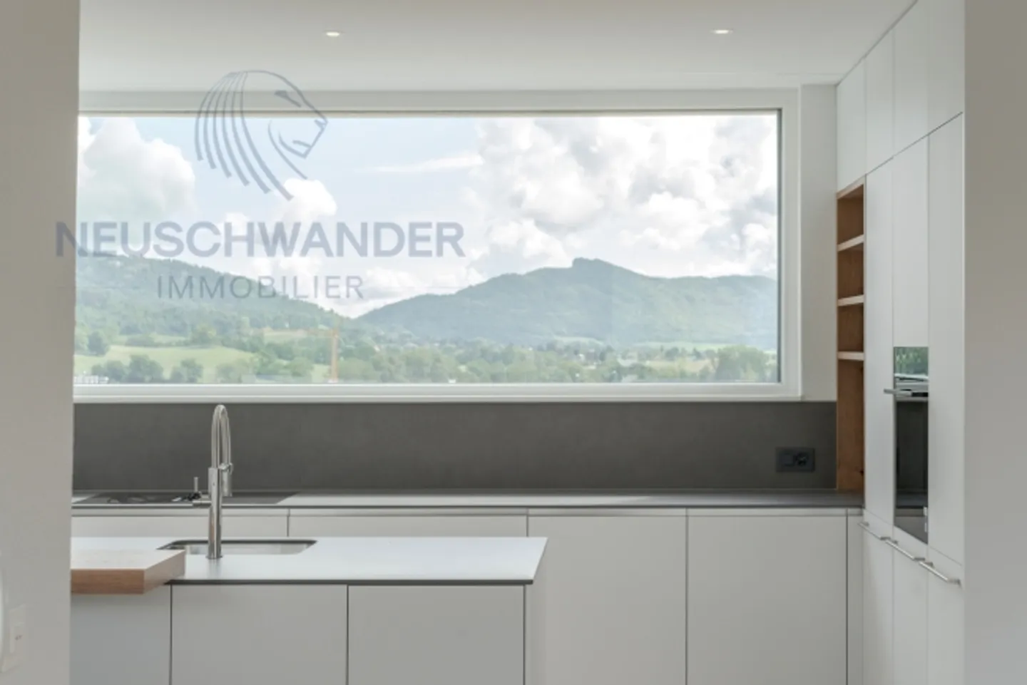 Contemporary design for this splendid penthouse surrounded by greenery - Photo 2 of 5