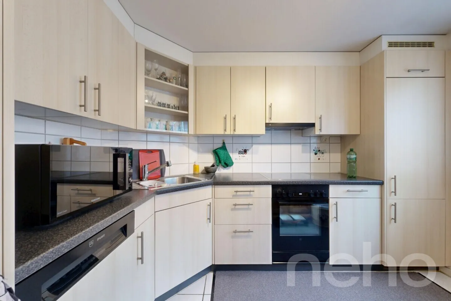 Maison familiale jumelée de 5 pièces bien entretenue dans un emplacement familial - Photo 4 sur 12