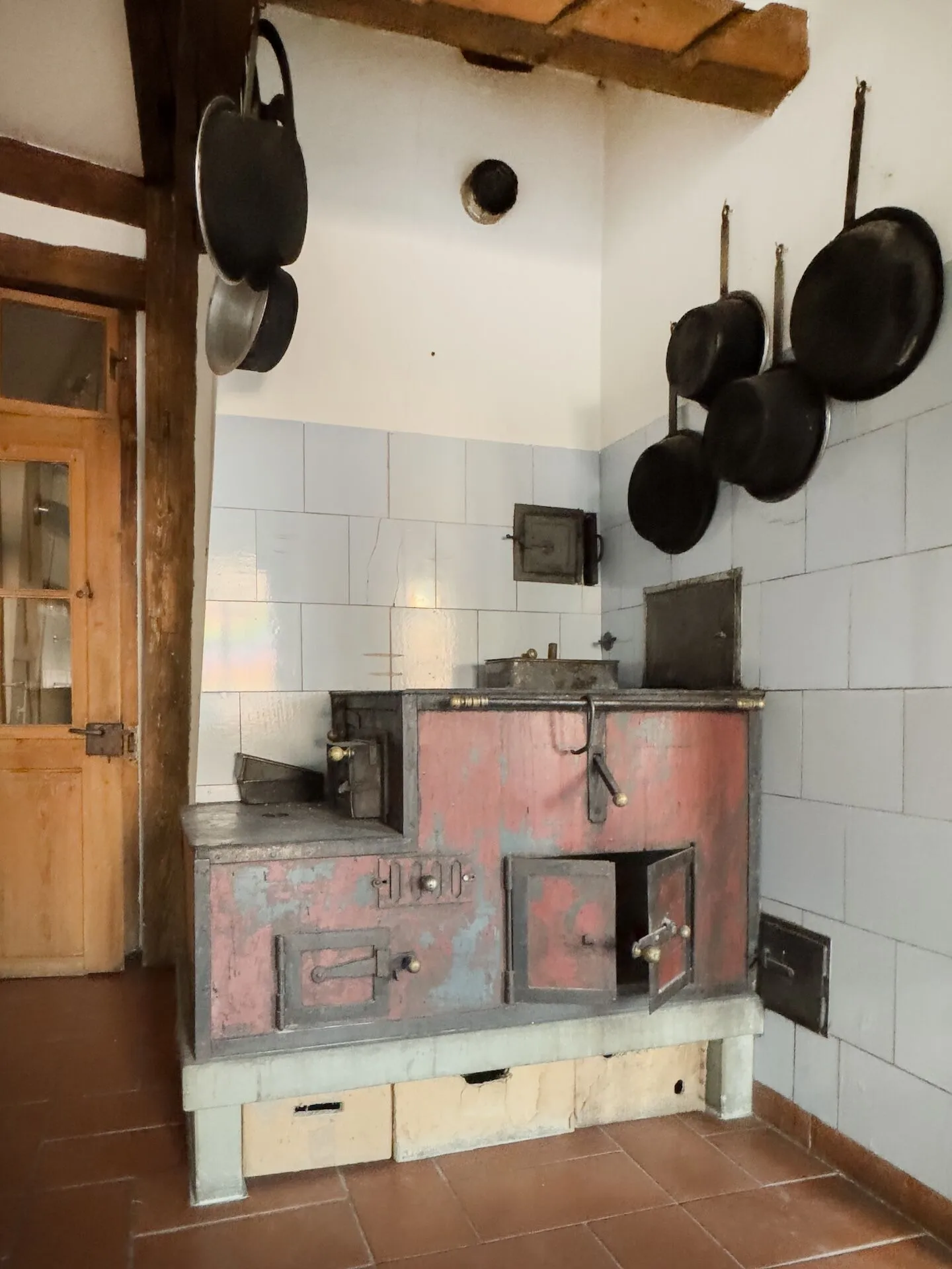 Maison de ville historique de 10 pièces avec tour de guet privée et jardin enchanteur dans le Stedtli historique de Laupen - Photo 15 sur 32