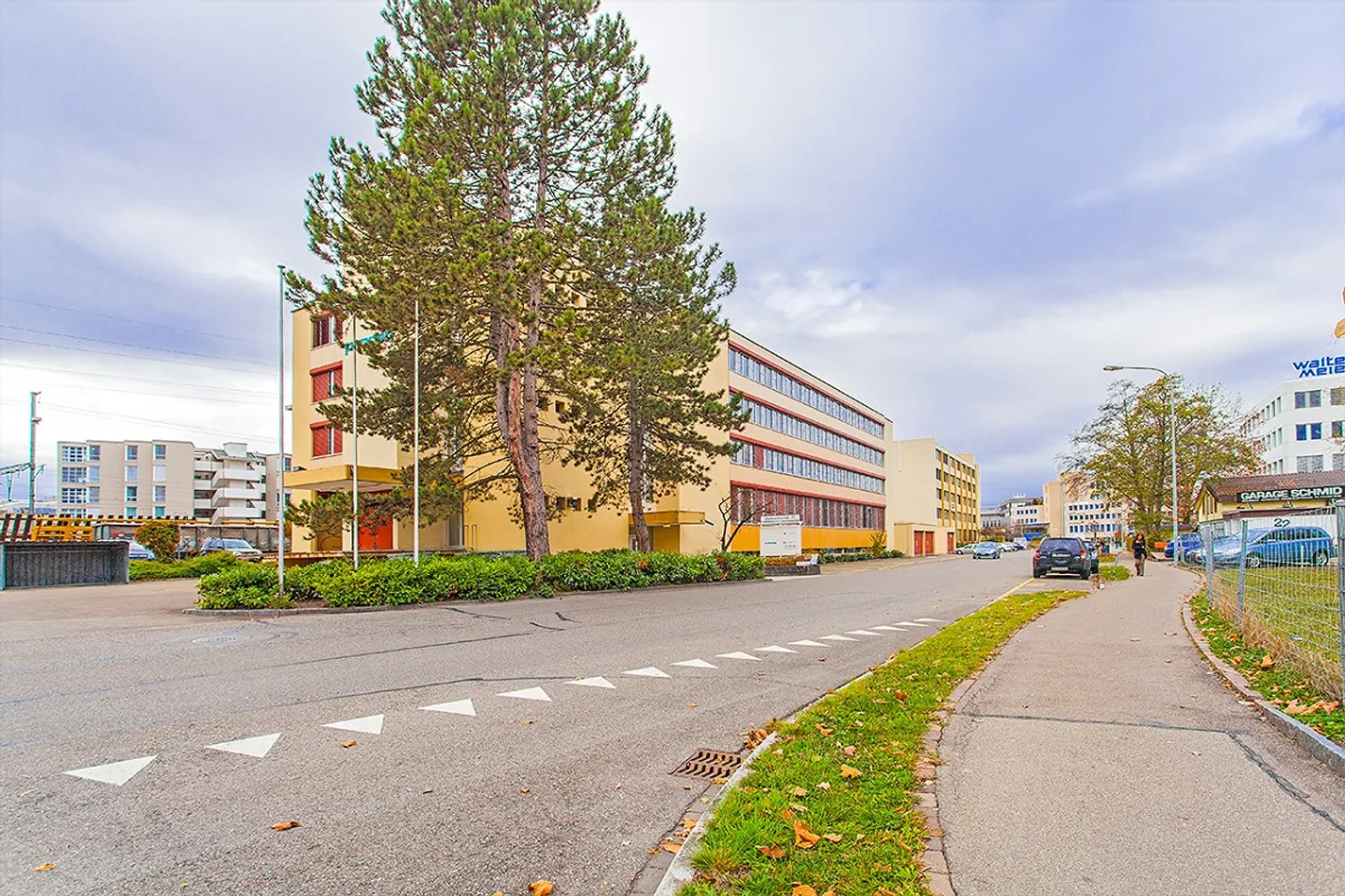 Uffici e magazzini diversi a Schwerzenbach - Foto 1 di 3