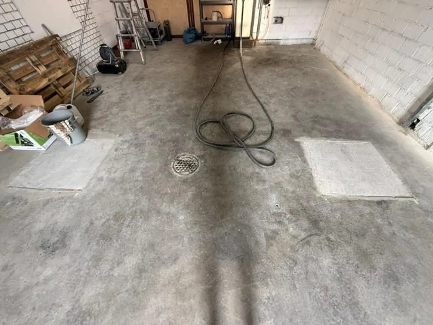 Installations de stockage / d'atelier - Photo 2 sur 6