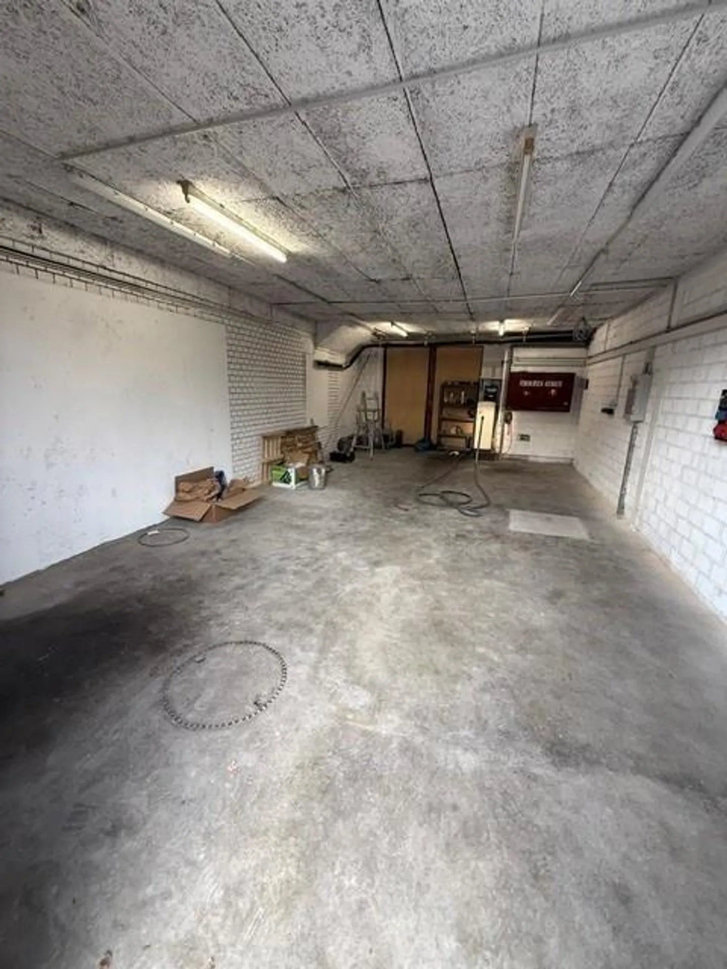 Installations de stockage / d'atelier - Photo 1 sur 6