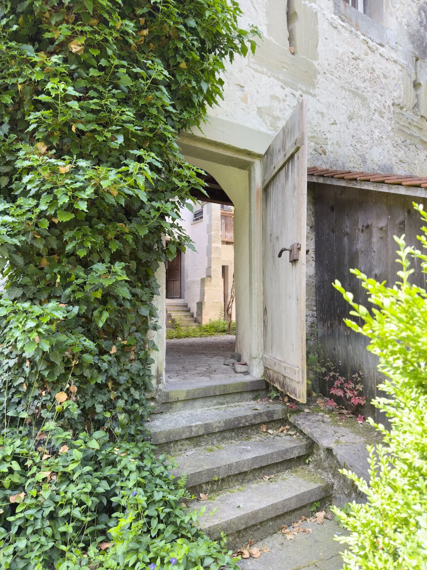Maison de ville historique de 10 pièces avec tour de guet privée et jardin enchanteur dans le Stedtli historique de Laupen - Photo 29 sur 32