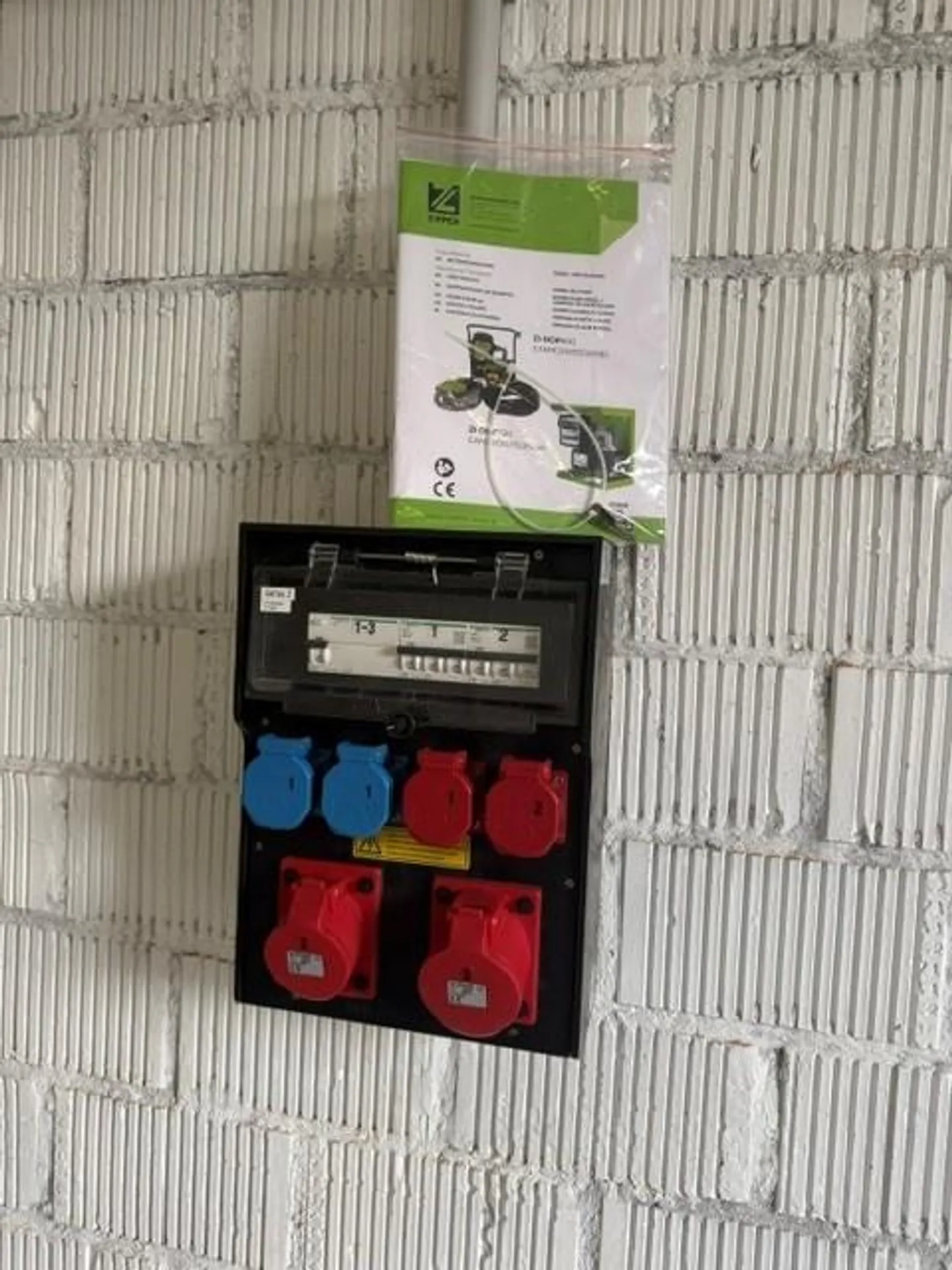 Installations de stockage / d'atelier - Photo 4 sur 6